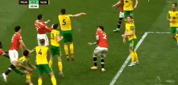 1650123078159036783.gif pogba maguire 1.gif